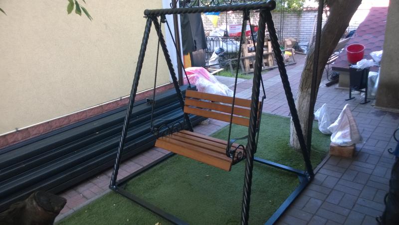 Гойдалка з дерев'яною частиною L1500 (ковка)