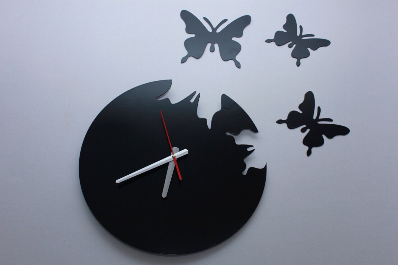Годинник настінний з метеликами (лазер)